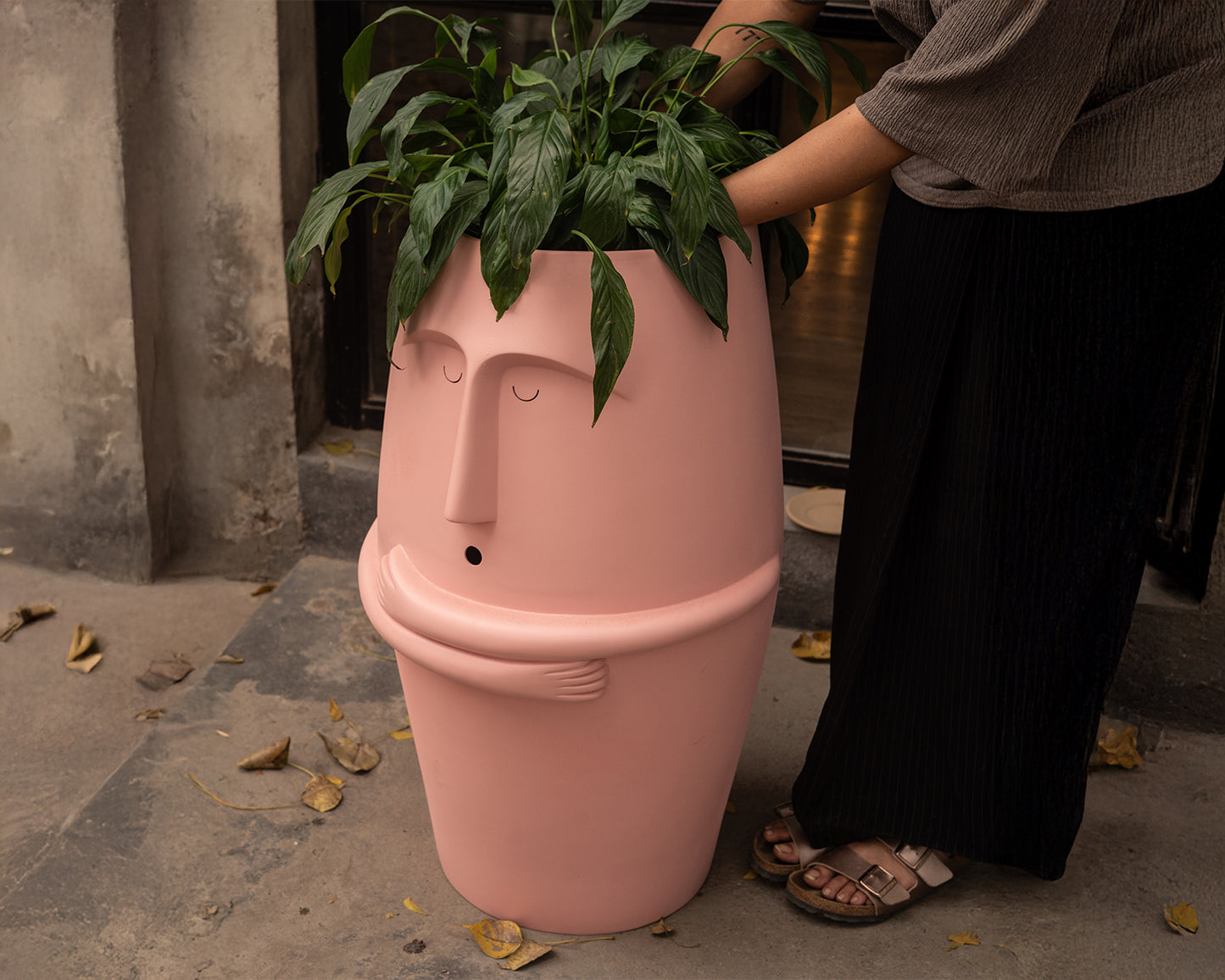 Embrace Planter (Big)