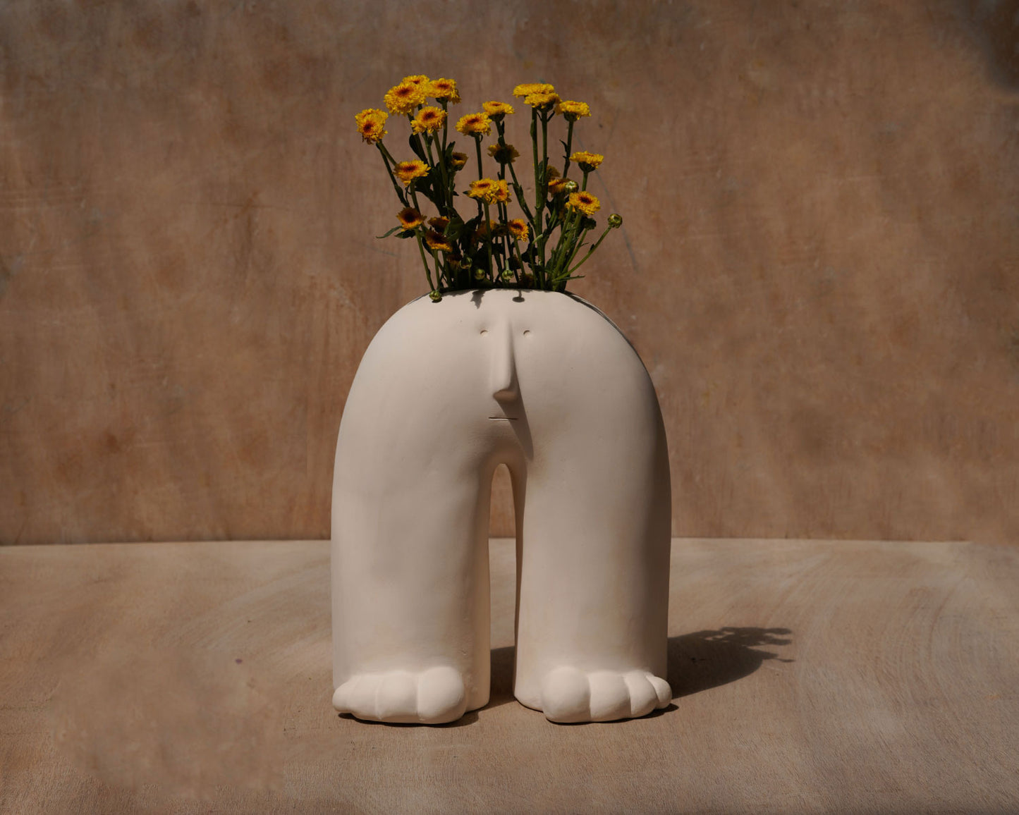 Tiptoe Sculpture/Vase